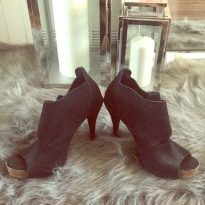 Pedro Garcia Peep Toe Heels